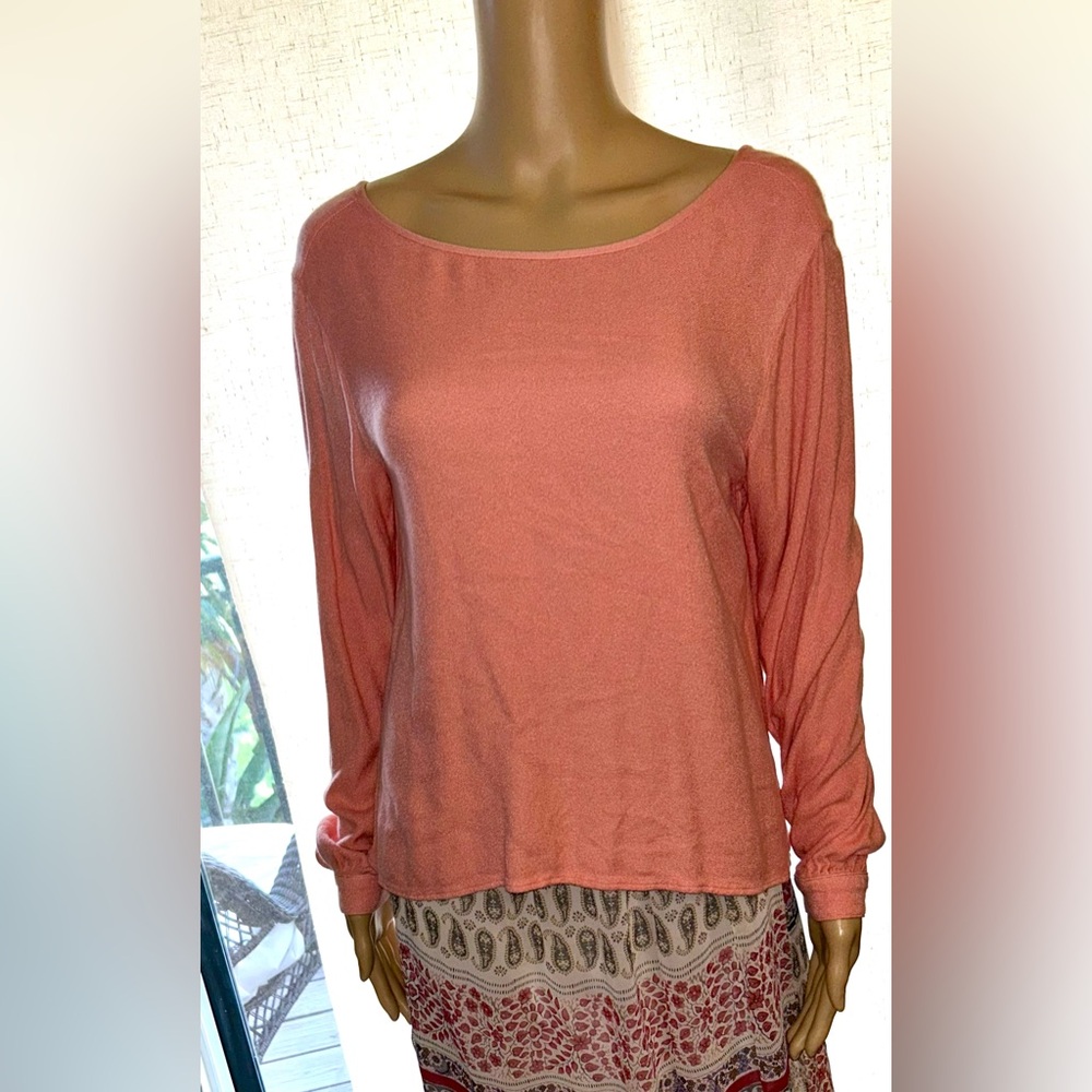 Cloth & Stone peach colored, long sleeved button cuff blouse. Sz S. Los Angeles